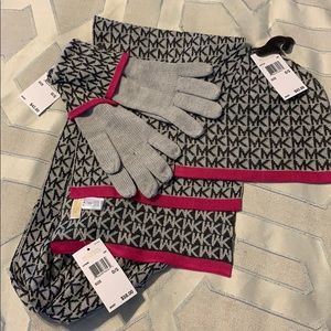 Michael Kors scarf set